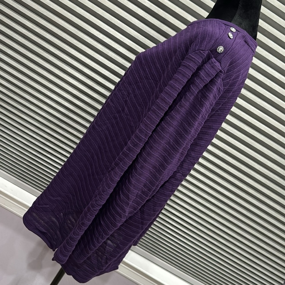 Sweatshirt - Picture 2 of 6